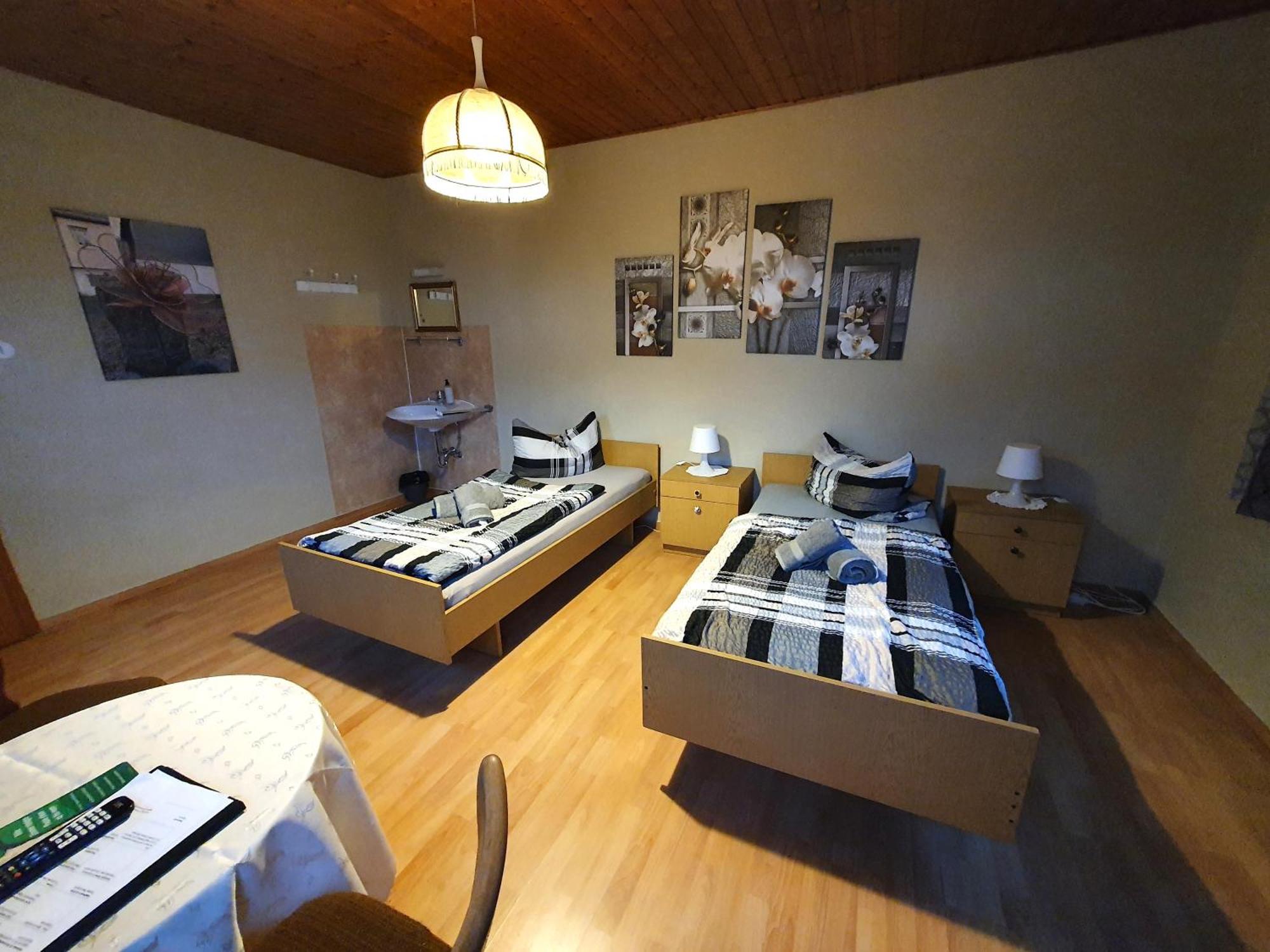 Gaestehaus Weisses Lamm - Monteurzimmer Nordhalben Екстер'єр фото
